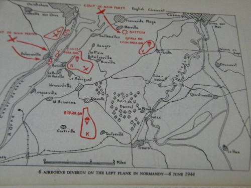 THE RED BERET  Story of Parachute Regiment at war 1940 - 1945  by Hillary St George Saunders s