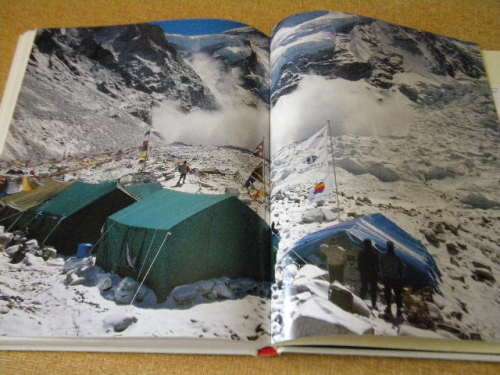 THE CLIMBER`S HANDBOOK  by Garth Hattingh  Foreword:: Chris Bonington (Rock-climbing)