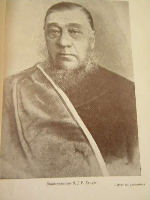 DIE HELDE - ALBUM VAN ONS VRYHEIDSTRYD  deur P.H.S. van Zyl  (Verhaal en foto's)  (J)
