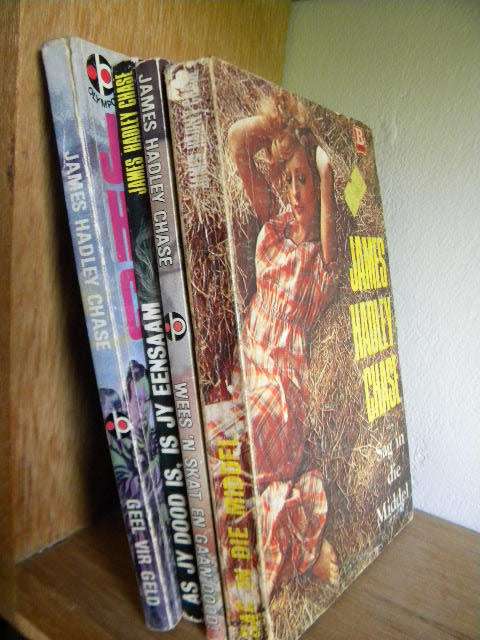 4 X HADLEY CHASE IN AFRIKAANS  (SAGTEBANDE)