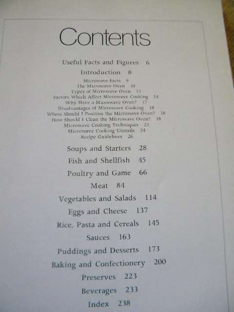 THE COMPLETE BOOK OF MICROWAVE COOKING   by Carol Bowen