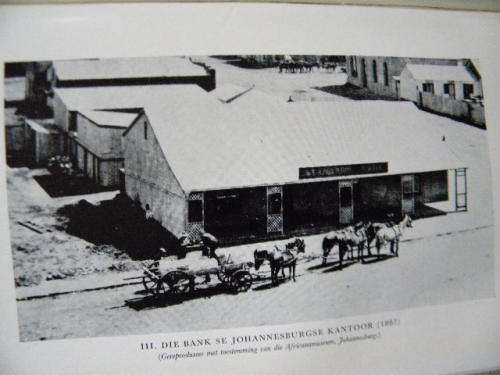 DIE EERSTE HONDERD JAAR VAN DIE STANDARD BANK  Samesteller: J.A. Henry   In Afr. G.A. Watermeyer
