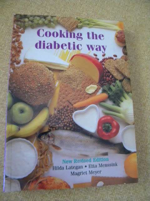 COOKING THE DIABETIC WAY  by H. Lategan, E. Menssink and M. Meyer  (New Revised Edition)