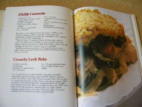 THE COLOUR BOOK OF COOKING FOR ONE  Edited by Valerie Creek