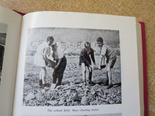 BENEATH THE LION BOLD  Compiled by Frank Quinn  Green and Sea Point Boys` High School
