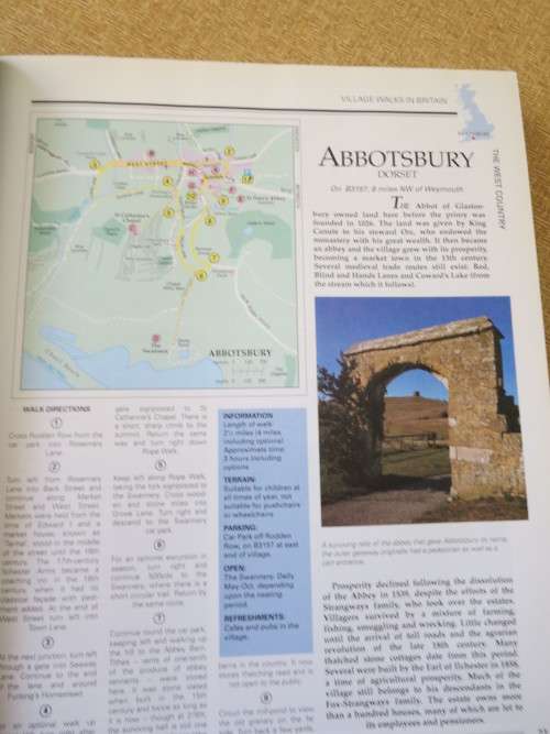 VILLAGE WALKS IN BRITAIN  Consulting Editor: Roger Smith