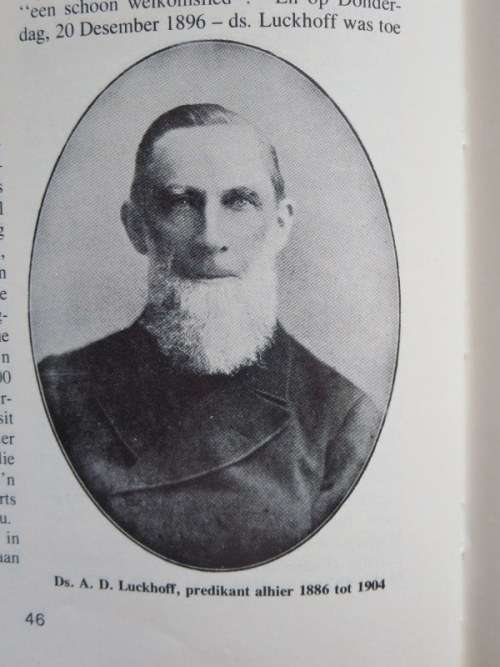 MEETSNOERE IN LIEFLIKE PLEKKE  deur A.P. Smit  N.G. Gemeente Durbanville 1826 - 1976