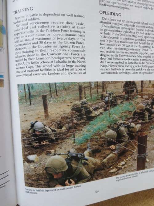 SUID-AFRIKAANSE WEERMAG: OORSIG / SOUTH AFRICAN DEFENCE FORCE: REVIEW