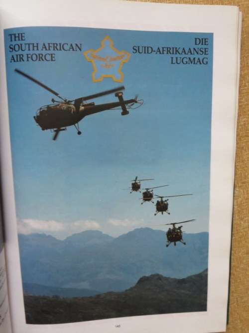 SUID-AFRIKAANSE WEERMAG: OORSIG / SOUTH AFRICAN DEFENCE FORCE: REVIEW