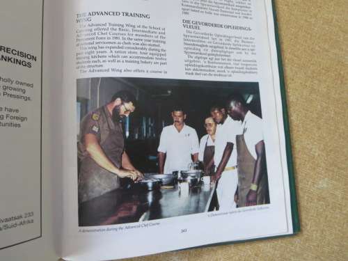 SUID-AFRIKAANSE WEERMAG: OORSIG / SOUTH AFRICAN DEFENCE FORCE: REVIEW