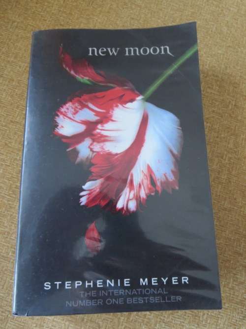 3 X STEPHENIE MEYER:  New Moon, Eclipse and Breaking Dawn