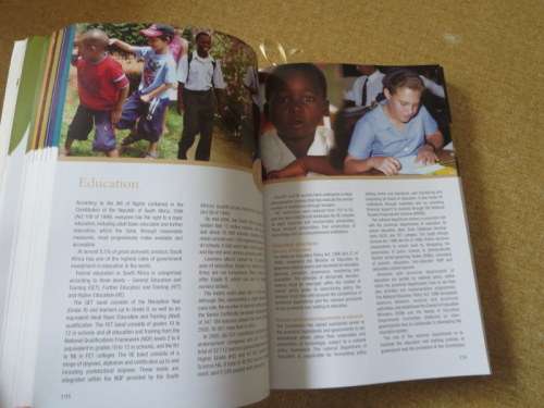 2006 / 2007 SOUTH AFRICA YEARBOOK  Editor Delien Burger