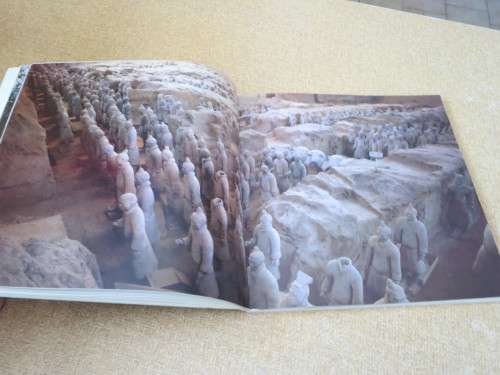 THE UNDERGROUND TERRACOTTA  ARMY OF EMPEROR QIN SHI HUANG  by Fu Tianchou