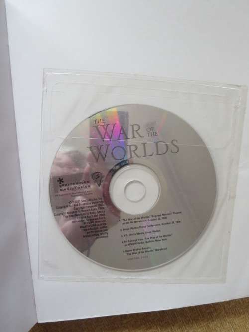 THE WAR OF THE WORLDS by H.G. Wells: Deluxe illustrated edition