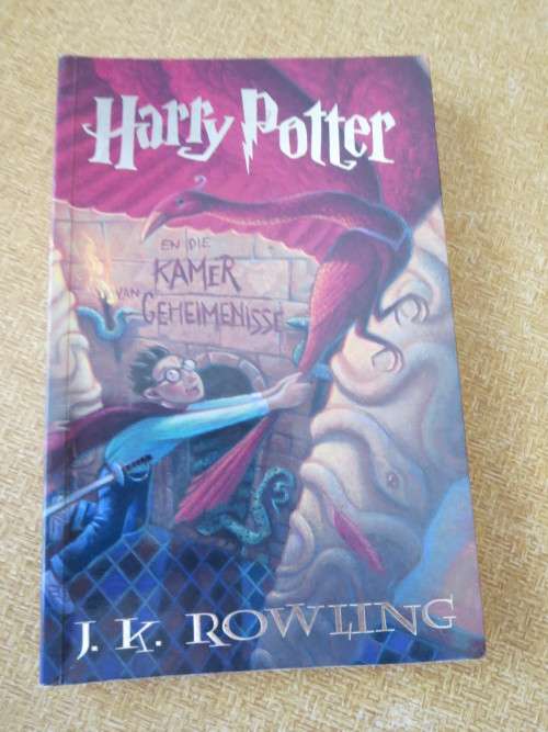 HARRY POTTER EN DIE KAMER VAN GEHEIMENISSE  deur J.K. Rowling