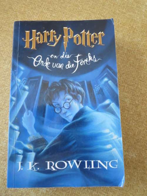HARRY POTTER EN DIE ORDE VAN DIE FENIKS  deur J.K. Rowling