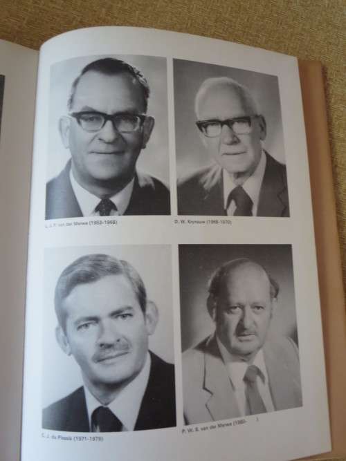 DIE STELLENBOSSCHE DISTRIKSBANK  1882 - 1982  deur Bun Booyens