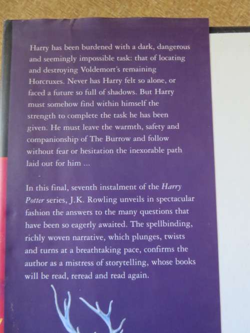 HARRY POTTER AND THE DEATHLY HALLOWS  by J. K. Rowling