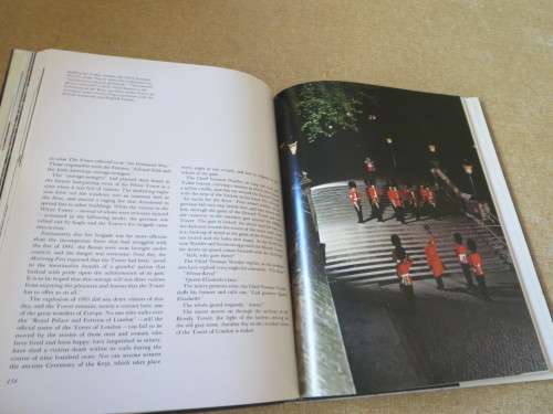 THE TOWER OF LONDON  History of England from the Norman Conquest  by Christopher Hibbert