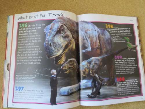 CHILDREN`S ENCYCLOPEDIA: DINOSAURS AND PREHISTORIC LIFE  by Miles Kelly Publishing