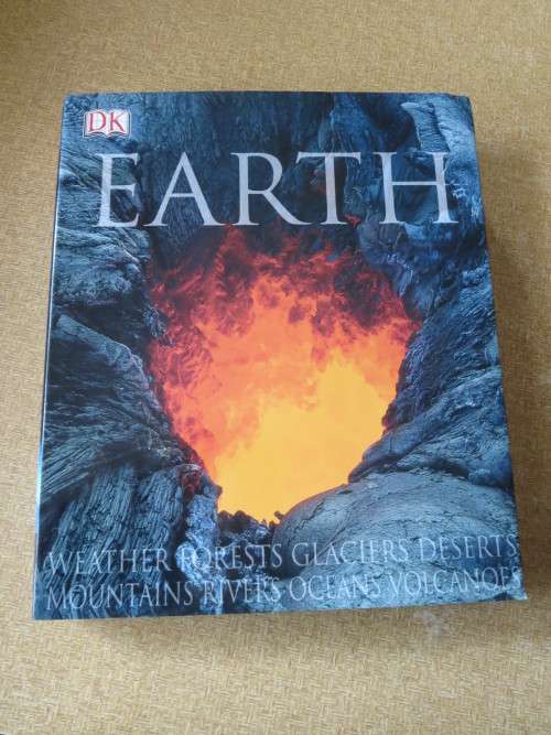 EARTH  Editor-in-chief James F. Luhr