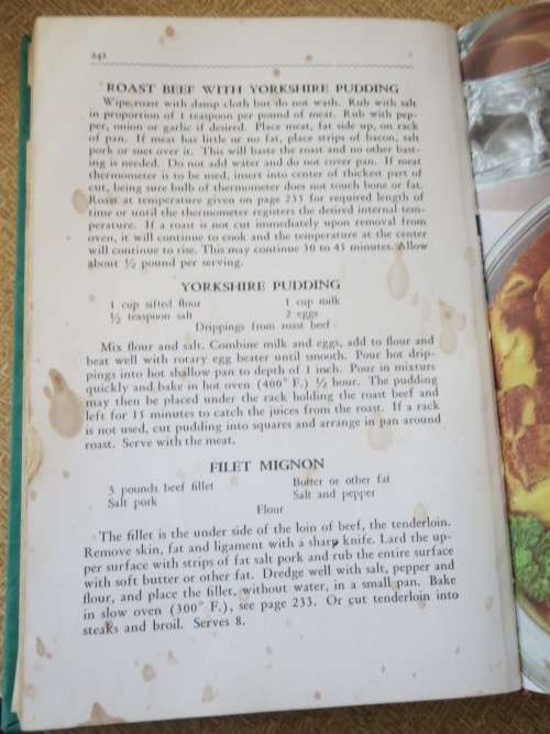 THE AMERICAN WOMAN`S COOK BOOK  Edited and Revised by Ruth Berolzheimer