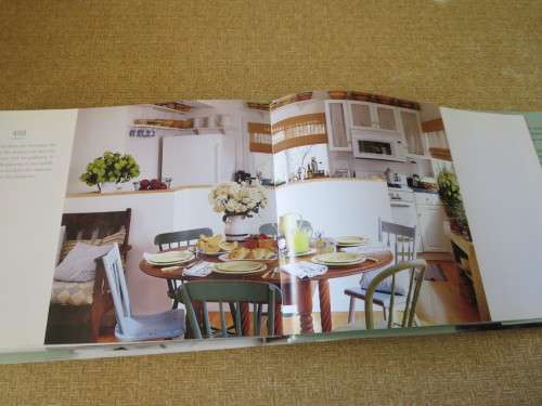 500 KITCHEN IDEAS, STYLE, FUNCION & CHARM  by Dominique De Vito