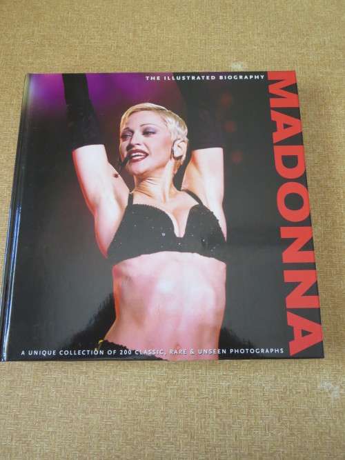 THE ILLUSTRATED BIOGRAPHY - MADONNA