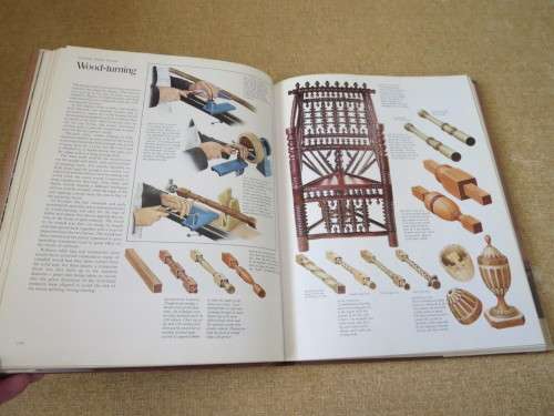 THE INTERNATIONAL BOOK OF WOOD  Foreword: Hugh Johnson