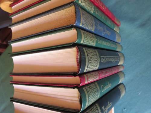 THE GREAT WRITERS LIBRARY: 52 BOOKS AND 52 MAGAZINES