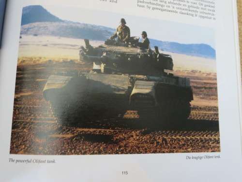 SA WEERMAG OORSIG / SA DEFENCE FORCE REVIEW 1990  By Maj. A. de la Rey