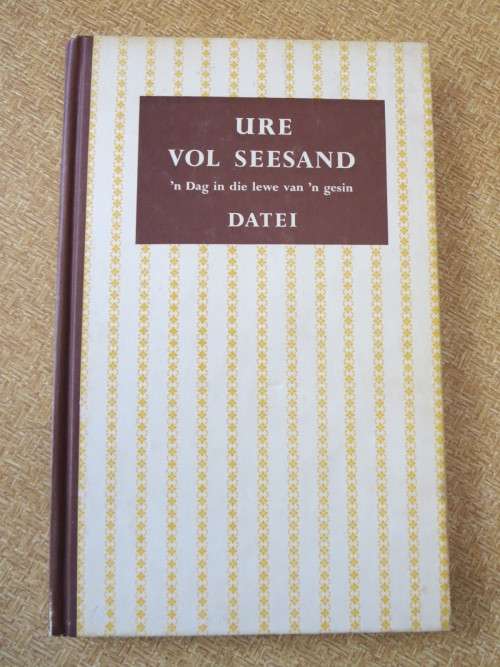 URE VOL SEESAND  deur DATEI (Pieter Cornelius Johannes Jordaan)  Illustrasies: Katrine Harries
