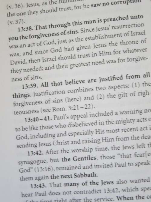 KING JAMES VERSION COMMENTARY: NEW TESTAMENT  by Edward R. Hindson & Daniel R. Mitchell