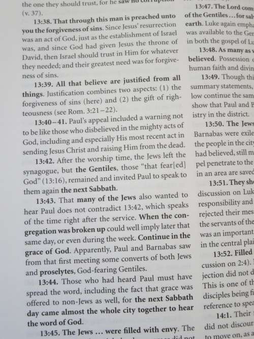 KING JAMES VERSION COMMENTARY: NEW TESTAMENT  by Edward R. Hindson & Daniel R. Mitchell