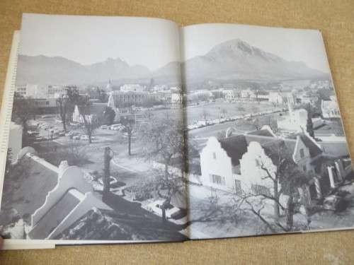DISCOVER HISTORICAL STELLENBOSCH Text: Hans Fransen  Photographs: Christo S. Botha