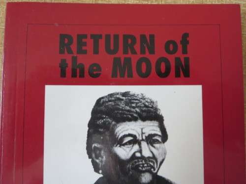 THE RETURN OF THE MOON  by Stephen Watson  Verses from the /Xam