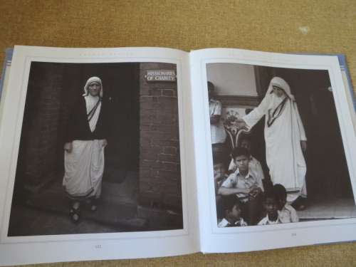 MOTHER TERESA  A LIfe in Pictures  by Roger Royle & Gary Woods