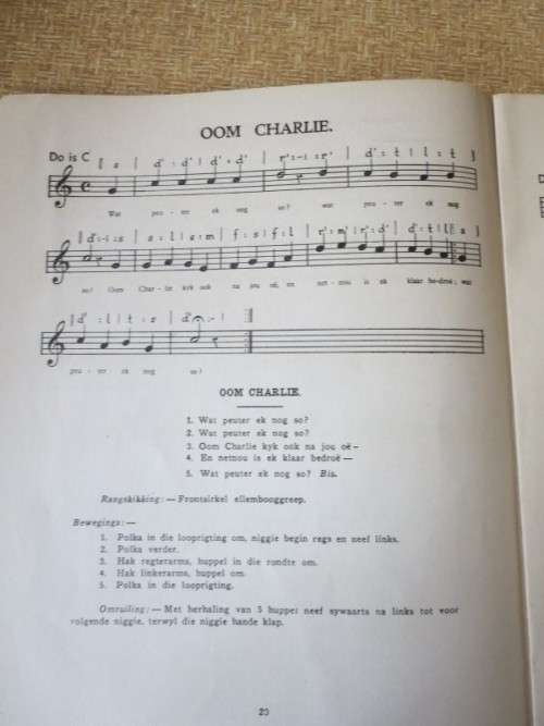 NUWE VOLKSPELE  deur Hester Morrison  MUSIEK & LIEDJIES deur M.L. de Villiers