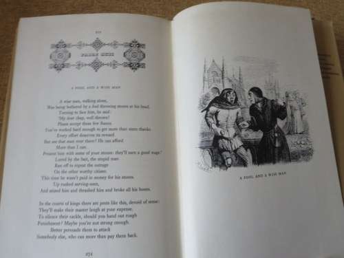 LA FONTAINE SELECTED FABLES  Illustrations:J. J. Grandville  Translation: James Michie