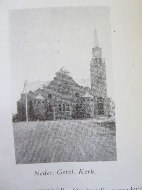 EEUFEES-GEDENKALBUM BURGERSDORP 1846 - 1946  deur P. J. T. de Wet