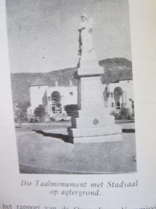 EEUFEES-GEDENKALBUM BURGERSDORP 1846 - 1946  deur P. J. T. de Wet