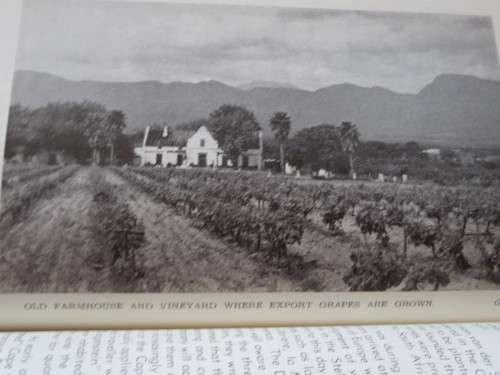 DIE PAARL  1657 - 1952  SY ONTSTAAN EN GROEI  deur W. A. Joubert
