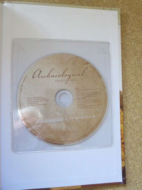 ARCHAEOLOGICAL STUDY BIBLE Illustrated walk through Biblical History and Culture