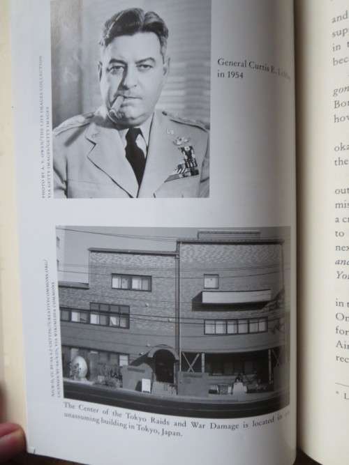 THE BOMBER MAFiA   A Story Set in War  by Malcolm Gladwell
