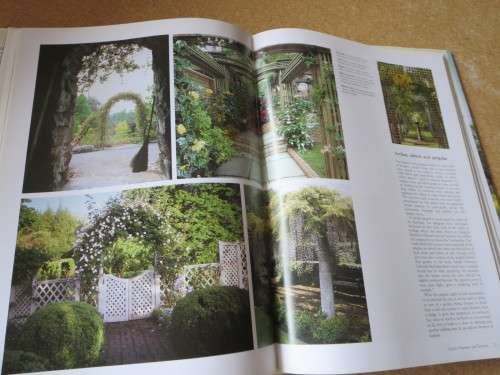 HISTORY OF THE GARDEN  Its Evolution & Design  by Howard Loxton