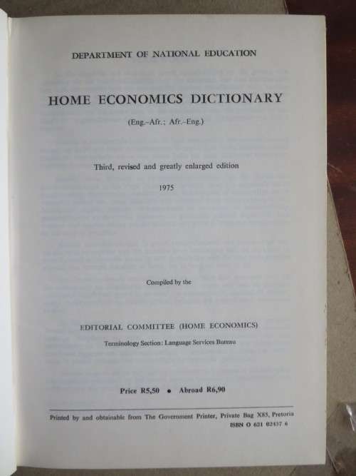 HUISHOUDKUNDEWOORDEBOEK / HOME ECONOMICS DICTIONARY