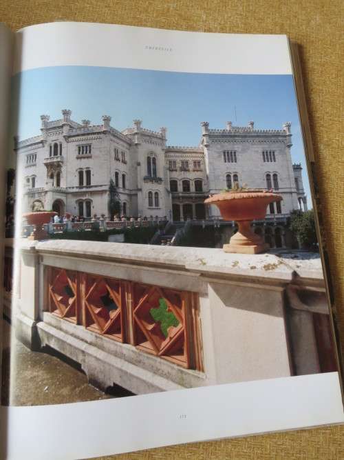 SO LEBTEN DIE HABSBURGER  Imperial & royal castles in the Austro-Hungarian monarchy