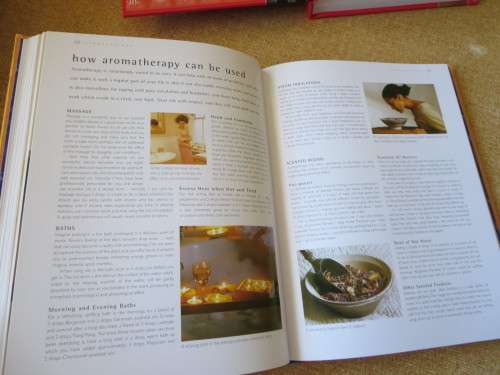 FENG SHUI - HEALTH, HARMONY & HAPPINESS  by Gill Hale and Mark Evans respectively (SLIPCASE)