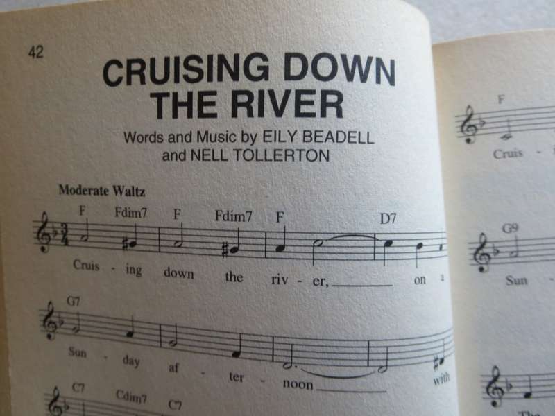 THE 40`S PAPERBACK SONGS SERIES