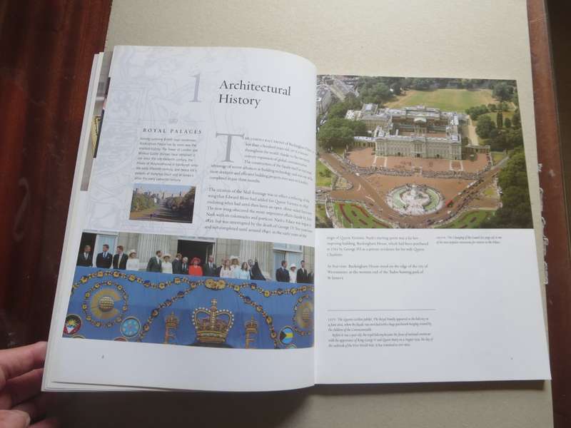 BUCKINGHAM PALACE  Official Souvenir Guide  Royal Collection Publications